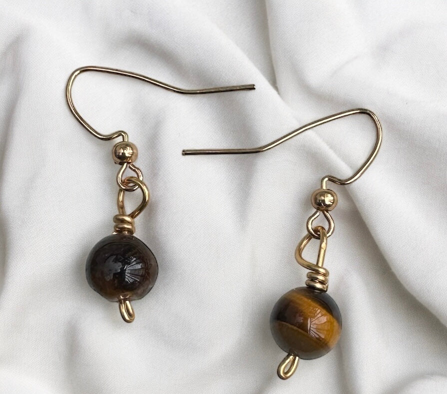 .Gemstone Earring.